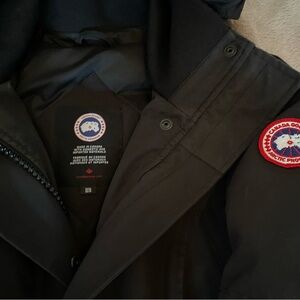 Women’s Kinley Canada Goose coat.  Black size medium
